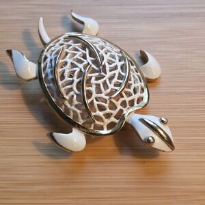 Vintage Unsigned 1990s? Turtle Gold Tone &  White Enamel Filigree Brooch Pin